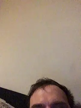 Snapshot of Bamse28 chatting on December 23, 2025, 2:22 am Bamse28 online show from December 23, 2025, 2:22 am