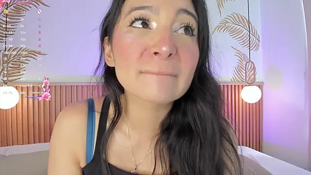 Snapshot of Valleriie_ chatting on July 3, 2026, 4:02 pm Valleriie online show from July 3, 2026, 4:02 pm