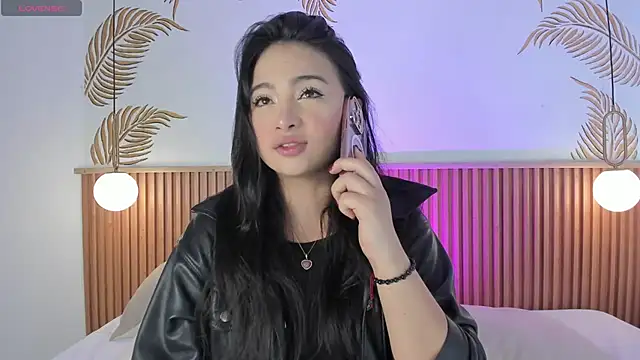 Valleriie  online show from March 14, 2026, 4:24 pm