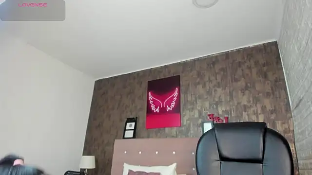 Snapshot of marian__stone chatting on October 20, 2025, 6:52 pm marian stone online show from October 20, 2025, 6:52 pm