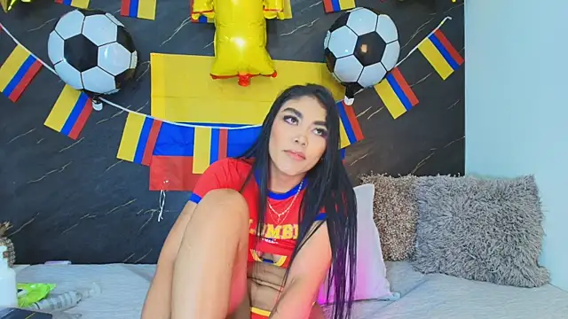 Snapshot of Roxana_gomez chatting on June 18, 2026, 3:16 am Roxana gomez online show from June 18, 2026, 3:16 am