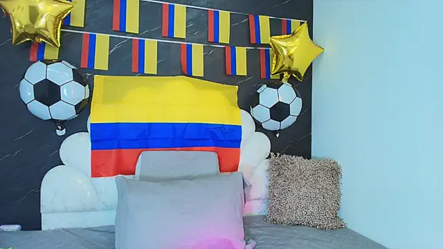 Snapshot of Roxana_gomez chatting on June 19, 2026, 3:12 am Roxana gomez online show from June 19, 2026, 3:12 am