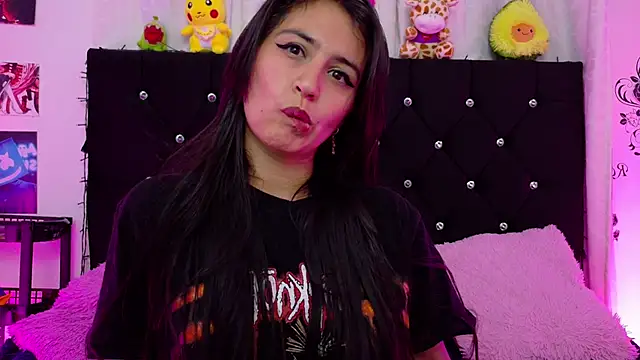 queen smiley online show from October 14, 2025, 3:51 am