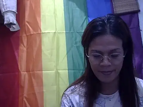 juicycum069 online show from August 3, 2026, 9:09 pm