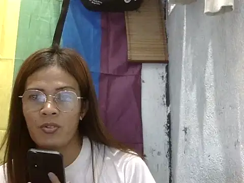 juicycum069 online show from June 4, 2026, 4:28 am