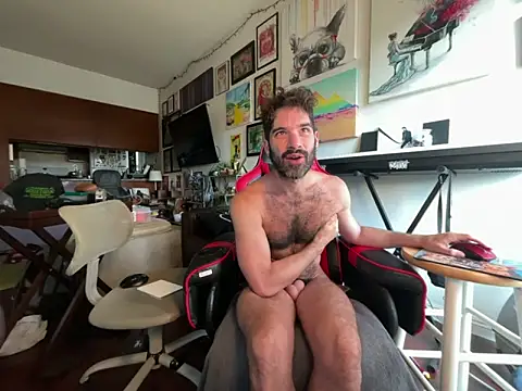 Pupscritch online show from June 3, 2026, 2:33 pm