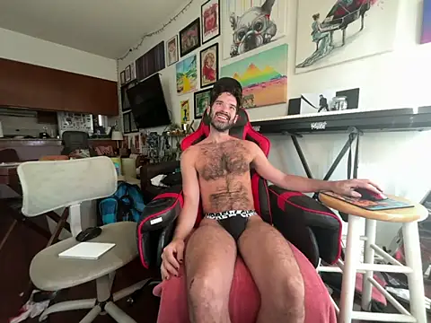Pupscritch online show from June 17, 2026, 4:06 pm