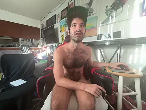 Snapshot of Pupscritch chatting on July 7, 2026, 2:09 pm Pupscritch online show from July 7, 2026, 2:09 pm