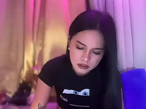 Snapshot of Urasian_ladybug chatting on July 7, 2026, 4:59 am Urasian ladybug online show from July 7, 2026, 4:59 am