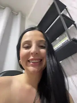 Snapshot of yumi-hot chatting on May 14, 2026, 11:13 pm yumi-hot online show from May 14, 2026, 11:13 pm