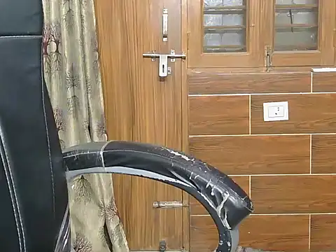 Snapshot of Diyaa_Singh chatting on June 11, 2026, 3:42 pm Diyaa Singh online show from June 11, 2026, 3:42 pm