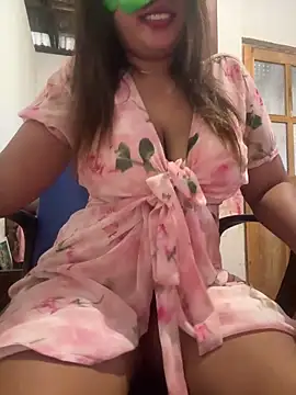 LoveTrainX online show from April 26, 2026, 9:06 am