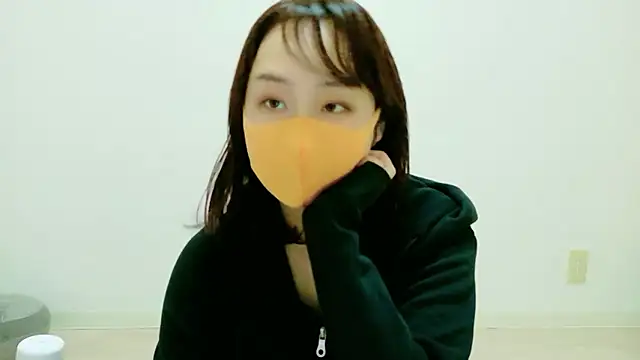 Snapshot of RenaFcup chatting on April 17, 2026, 11:57 am RenaFcup online show from April 17, 2026, 11:57 am