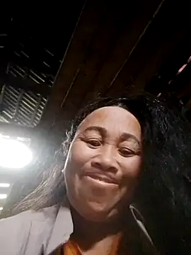 Snapshot of Mamapm20 chatting on December 4, 2025, 8:46 am Mamapm20 online show from December 4, 2025, 8:46 am