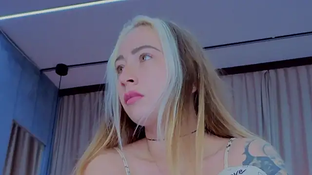 Reina Cummings online show from November 14, 2025, 7:34 am