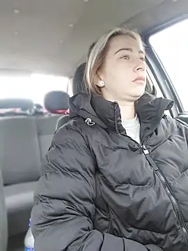 Snapshot of Reina_Cummings chatting on March 19, 2026, 6:13 am Reina Cummings online show from March 19, 2026, 6:13 am