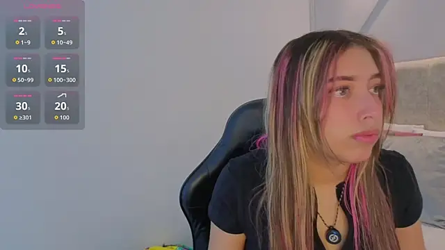 Snapshot of nami_sweet_ chatting on November 18, 2025, 11:35 am nami sweet online show from November 18, 2025, 11:35 am