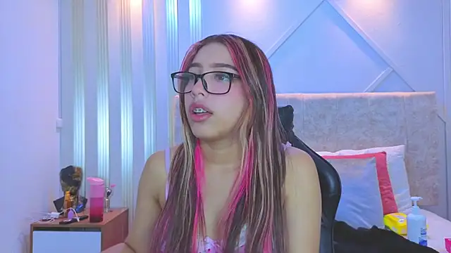 Snapshot of nami_sweet_ chatting on October 30, 2025, 12:14 pm nami sweet online show from October 30, 2025, 12:14 pm