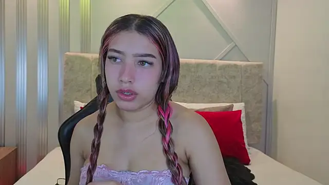 Snapshot of nami_sweet_ chatting on November 10, 2025, 11:37 am nami sweet online show from November 10, 2025, 11:37 am