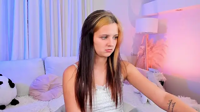 LilLisa online show from October 12, 2025, 4:08 pm