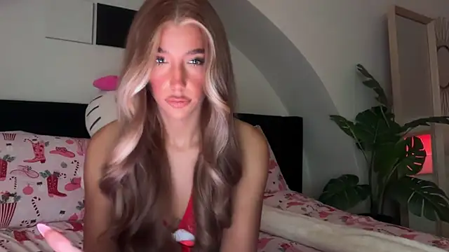 Snapshot of KENNIEXROSE chatting on December 1, 2025, 10:43 pm KENNIEXROSE online show from December 1, 2025, 10:43 pm