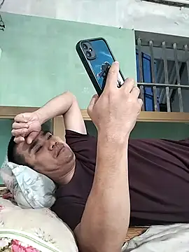 Snapshot of HoangNam20x chatting on November 5, 2025, 2:09 pm HoangNam20x online show from November 5, 2025, 2:09 pm