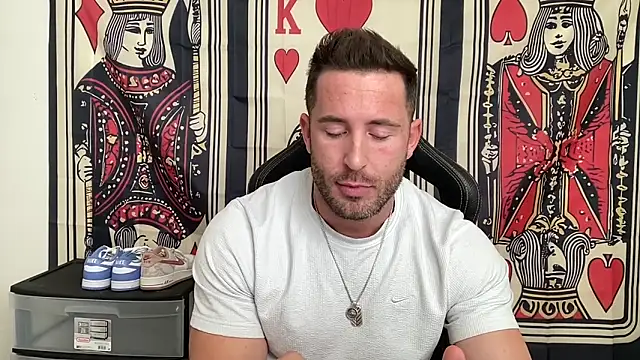 brettmycles28 online show from November 7, 2025, 6:12 pm