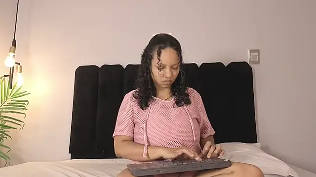 Snapshot of CandelaCool_ chatting on June 28, 2026, 4:02 pm CandelaCool online show from June 28, 2026, 4:02 pm