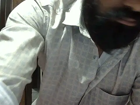 Snapshot of autophile-indian chatting on April 17, 2026, 3:37 pm autophile-indian online show from April 17, 2026, 3:37 pm