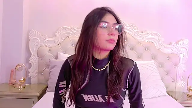 VioletBlaze online show from February 4, 2026, 1:50 pm