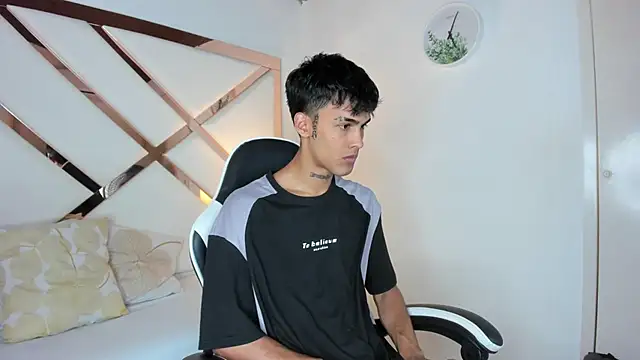 Thiago twink online show from October 20, 2025, 7:47 pm
