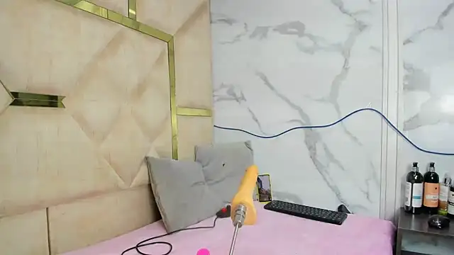 Allisonts69 online show from October 14, 2025, 3:07 am