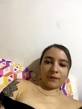 karla-thomsom10 online show from November 28, 2025, 5:35 pm