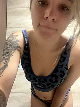 Snapshot of karla-thomsom10 chatting on October 8, 2025, 10:43 pm karla-thomsom10 online show from October 8, 2025, 10:43 pm