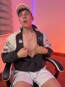 Snapshot of Casper___kyy chatting on October 27, 2025, 11:27 pm Casper kyy online show from October 27, 2025, 11:27 pm