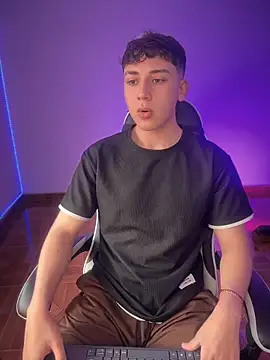 Snapshot of Casper___kyy chatting on December 5, 2025, 3:10 pm Casper kyy online show from December 5, 2025, 3:10 pm