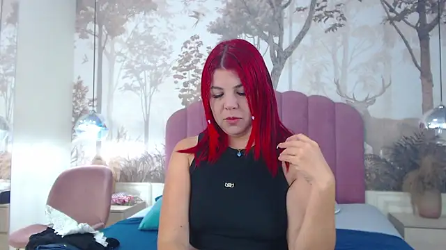 CorineRay online show from November 5, 2025, 1:47 pm