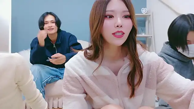 Snapshot of Reto-sama chatting on November 26, 2025, 1:44 pm Reto-sama online show from November 26, 2025, 1:44 pm