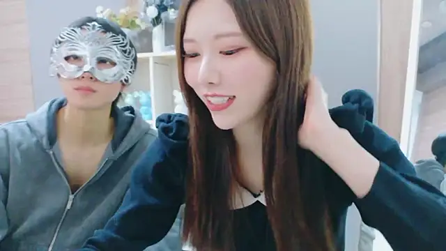 Snapshot of Reto-sama chatting on November 4, 2025, 1:04 pm Reto-sama online show from November 4, 2025, 1:04 pm