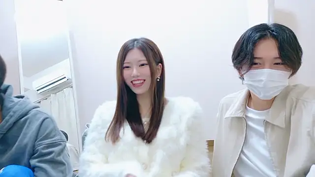 Snapshot of Reto-sama chatting on October 25, 2025, 1:12 pm Reto-sama online show from October 25, 2025, 1:12 pm