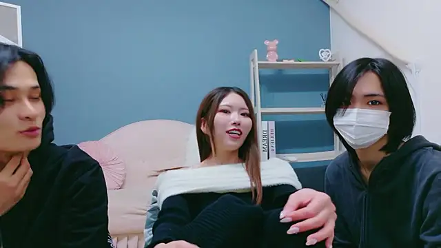 Snapshot of Reto-sama chatting on November 27, 2025, 1:22 pm Reto-sama online show from November 27, 2025, 1:22 pm