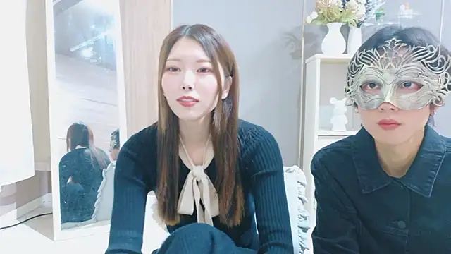 Snapshot of Reto-sama chatting on October 15, 2025, 12:35 pm Reto-sama online show from October 15, 2025, 12:35 pm