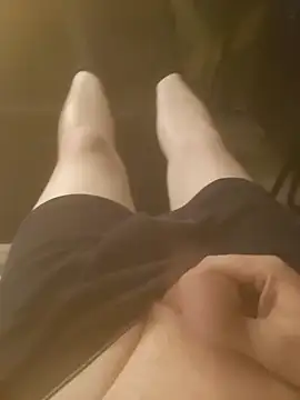 Lavoieya online show from November 18, 2025, 3:54 am