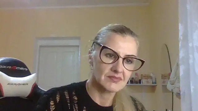 Snapshot of TianaQLove chatting on November 14, 2025, 5:05 pm TianaQLove online show from November 14, 2025, 5:05 pm