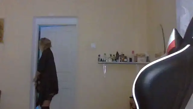 Snapshot of TianaQLove chatting on October 13, 2025, 2:18 pm TianaQLove online show from October 13, 2025, 2:18 pm