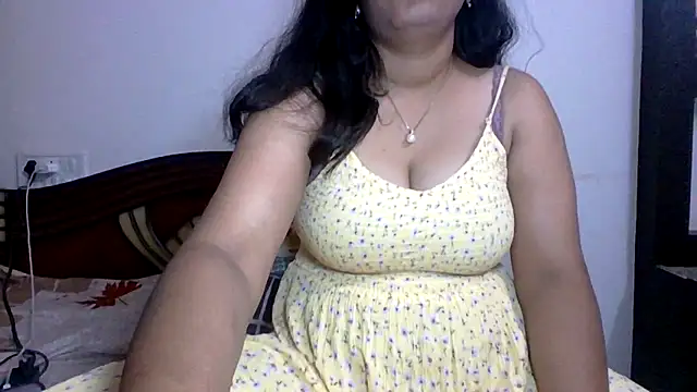 anu-anu2002 online show from May 26, 2026, 7:39 am