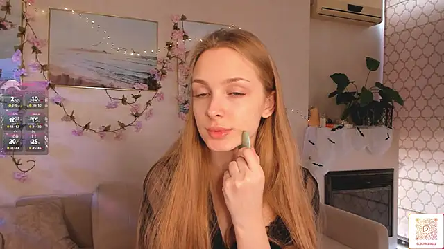 Snapshot of CindyGreen chatting on October 31, 2025, 6:21 am CindyGreen online show from October 31, 2025, 6:21 am