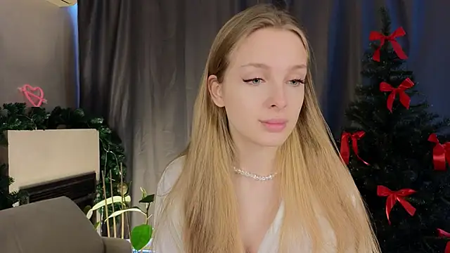 Snapshot of CindyGreen chatting on December 3, 2025, 6:25 am CindyGreen online show from December 3, 2025, 6:25 am