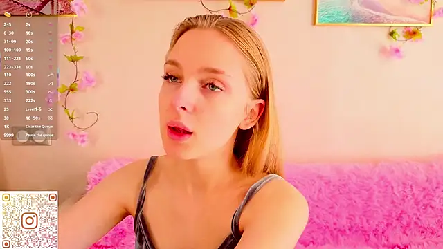 Snapshot of CindyGreen chatting on October 14, 2025, 7:09 am CindyGreen online show from October 14, 2025, 7:09 am