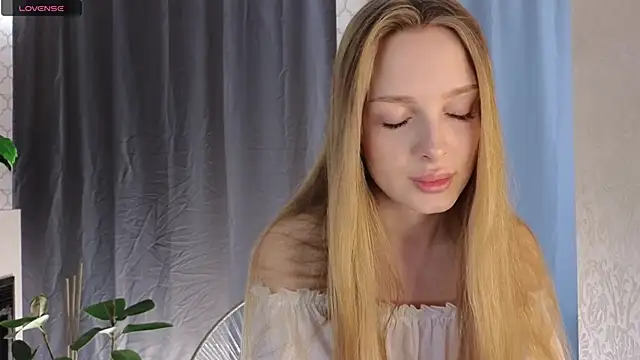 Snapshot of CindyGreen chatting on November 13, 2025, 6:17 am CindyGreen online show from November 13, 2025, 6:17 am